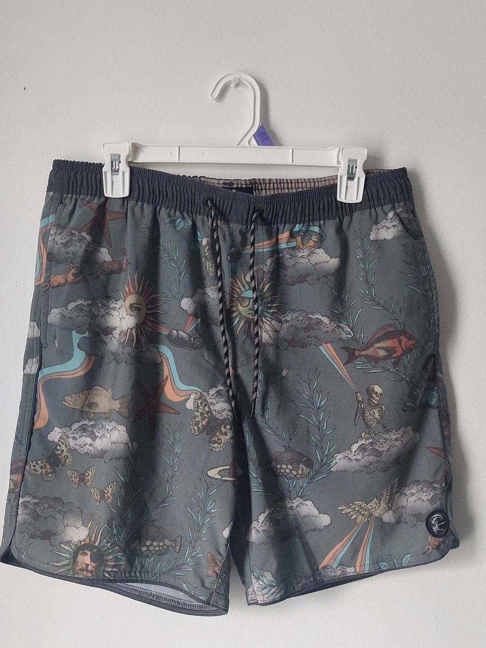 O'Neill Men's Gray Patterned Swim Trunks with Teal and Coral Accents Sun Skull L
